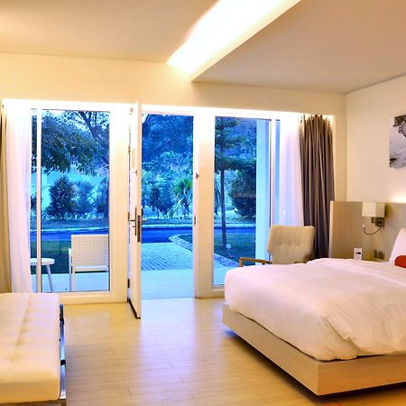Harris Resort Barelang Batam Sagulung Exterior foto