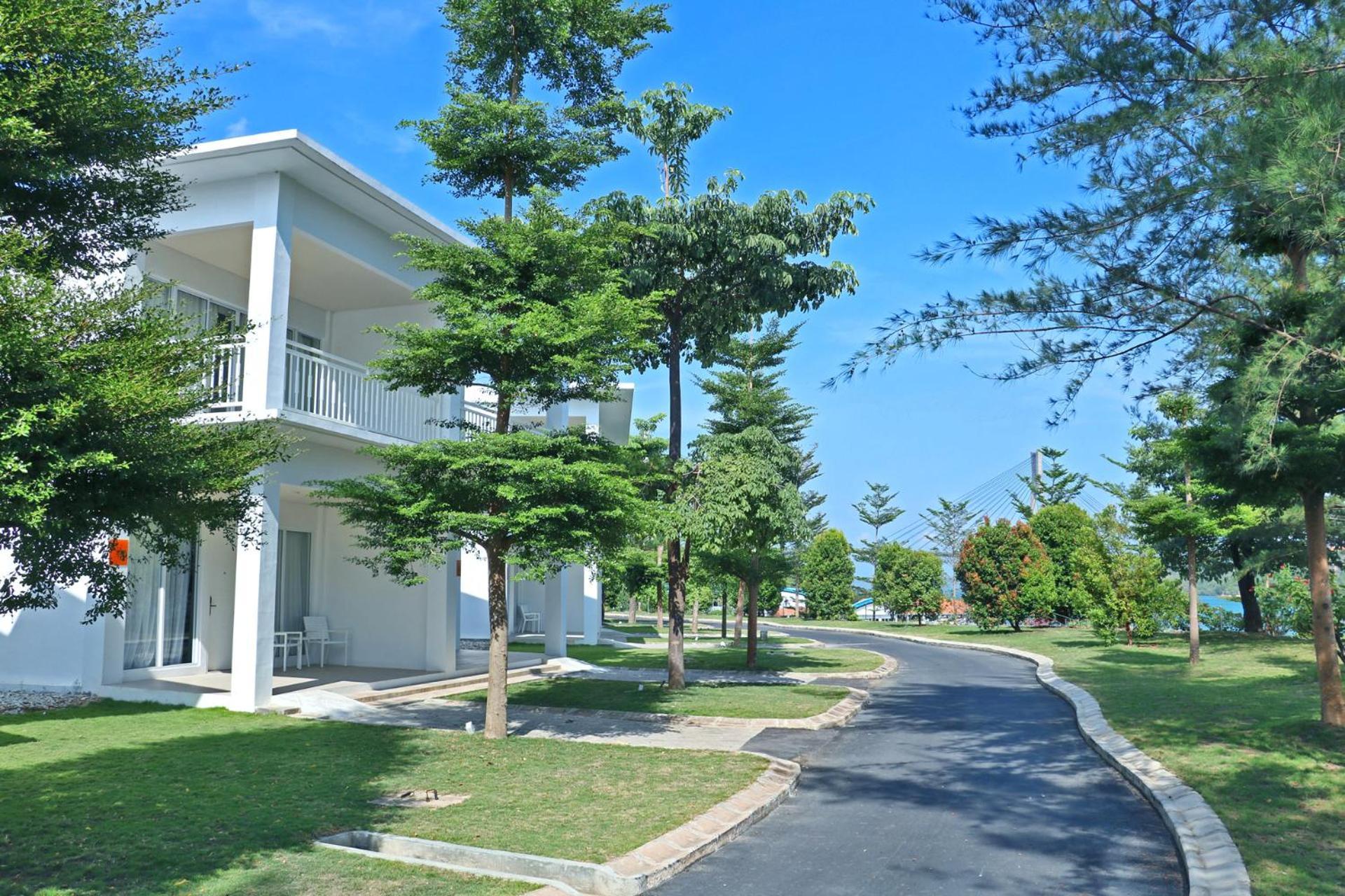 Harris Resort Barelang Batam Sagulung Exterior foto