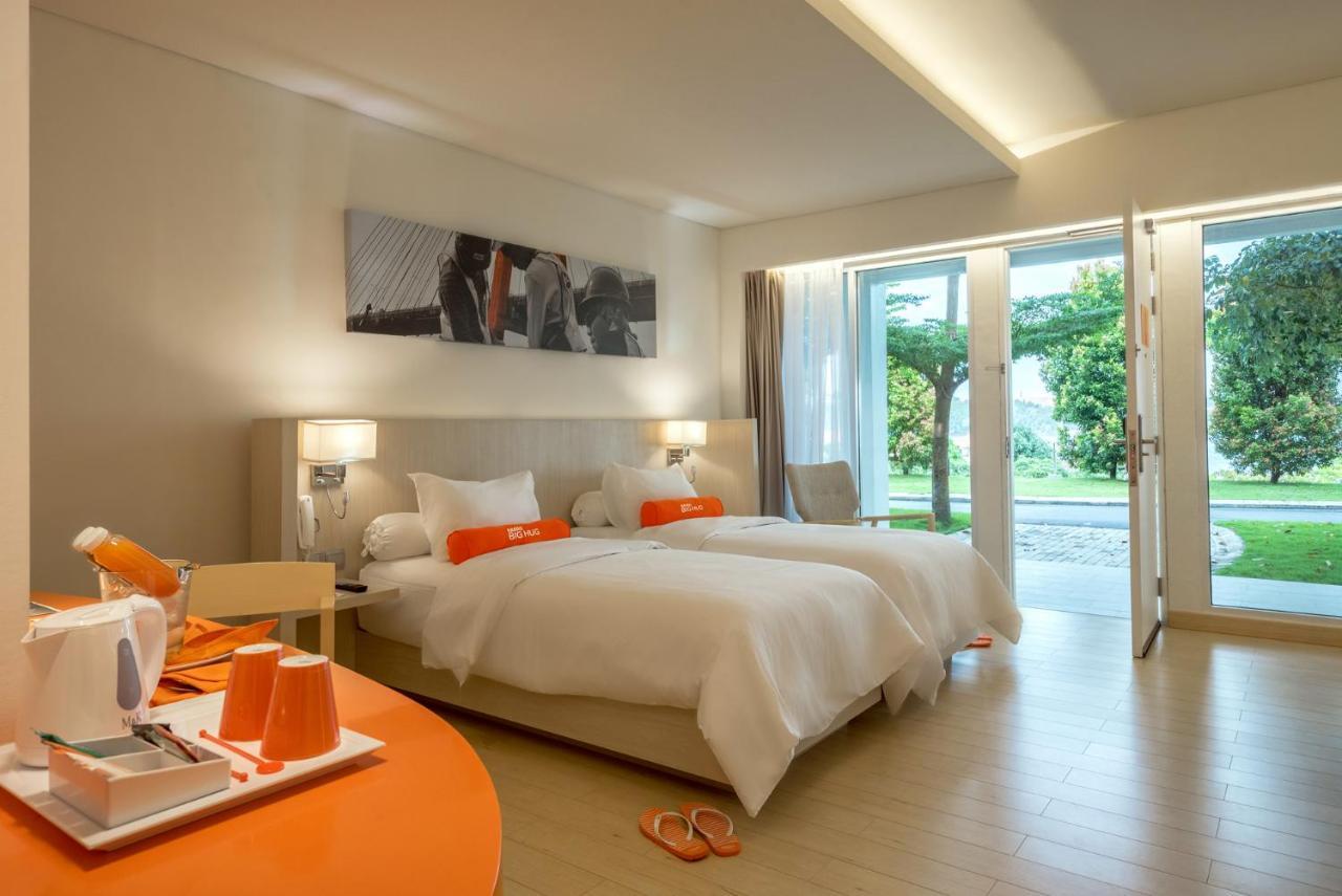 Harris Resort Barelang Batam Sagulung Exterior foto